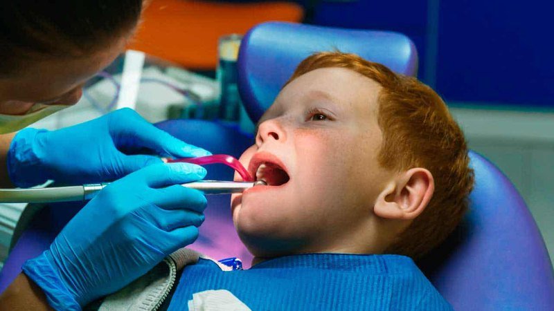 Tips for Parents to Promote Healthy Teeth in Young Children